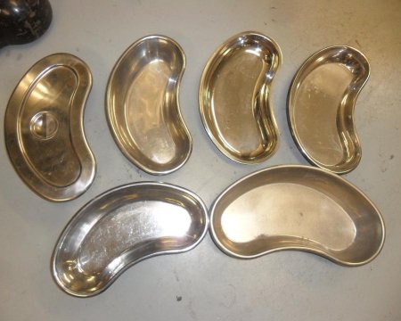 S/s kidney dish + 1 lid